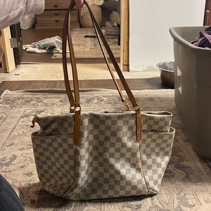 AUTHENTIC Louis Vuitton Shoulder Bag